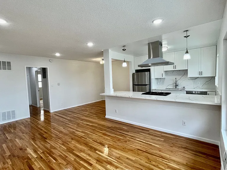 1411 N Fairfax Ave — Photo 3