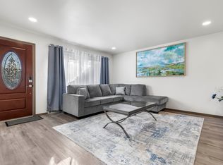 2550 Bordeaux Dr, Rockford, IL 61114