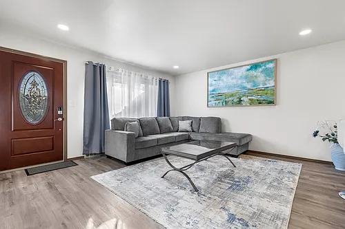 2550 Bordeaux Dr Photo 1