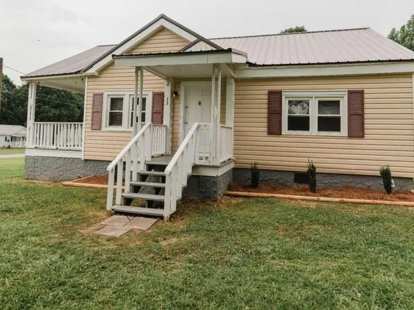 75 Armstrong Dr, Carrollton, GA 30117