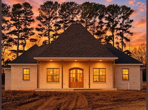 209 Dogwood Ln, Batesville, MS 38606