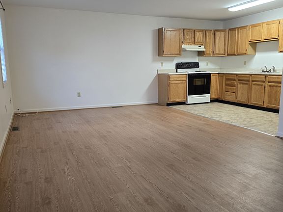 4th image of 250 Partition St #A