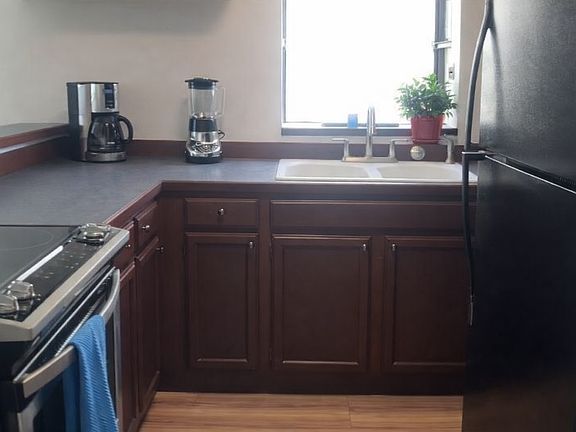 Another kitchen photo.