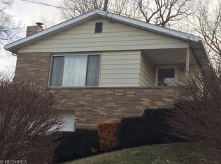 443 Gibbs Rd, Akron, OH 44312