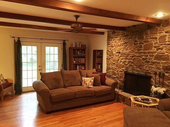 2nd image of 4309 E Cambridge Dr