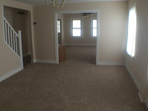 4th image of 306 Main St