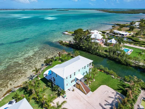 17398 Dolphin St E, Summerland Key, FL 33042