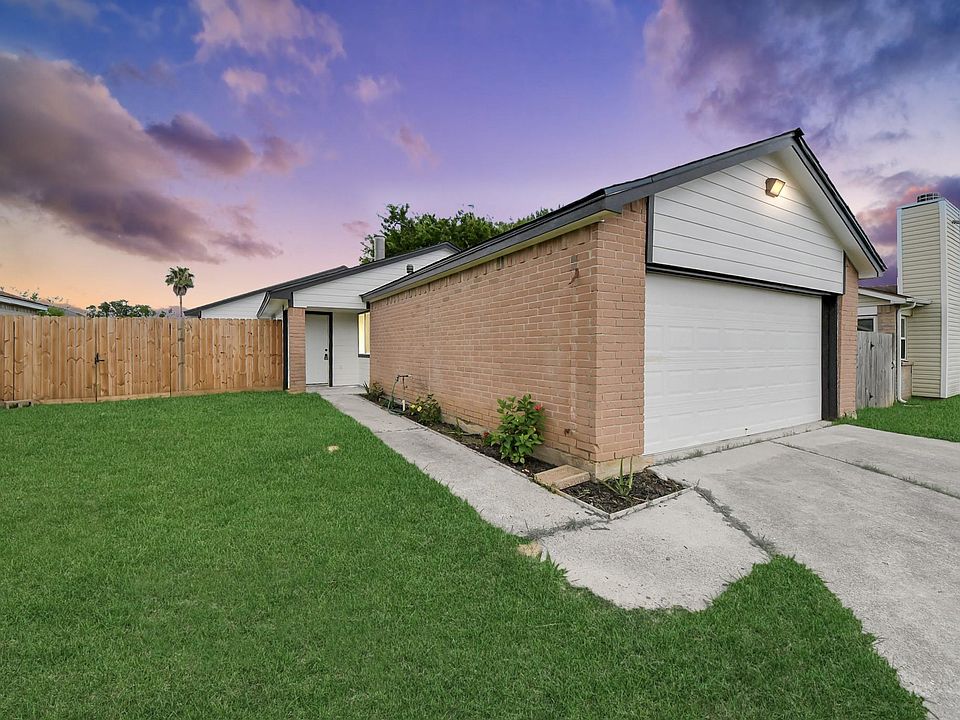 1st image of 5212 Willowview Dr