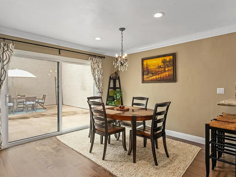 784 S Sierra Ave — Photo 7