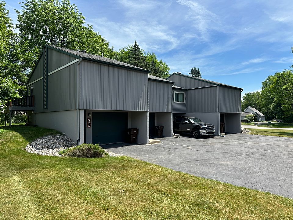 1st image of 2094 Fox Hollow Dr