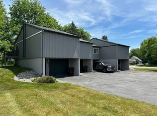 2094 Fox Hollow Dr, Okemos, MI 48864