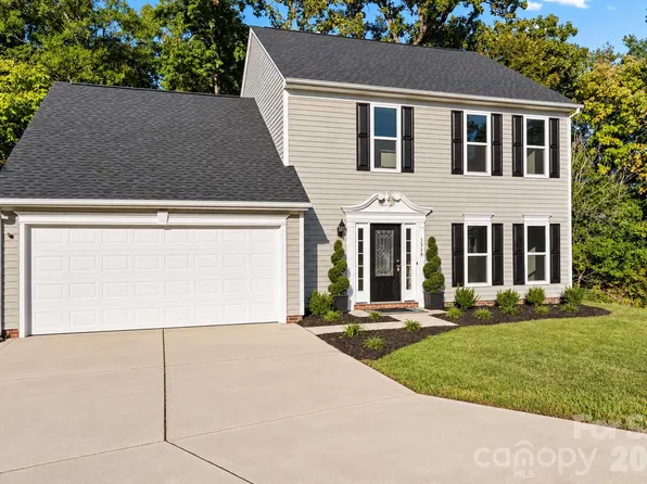 1319 Red Tallen Ct, Charlotte, NC 28214