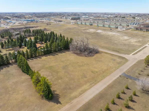 1501 16th Ave SE, Minot, ND 58701