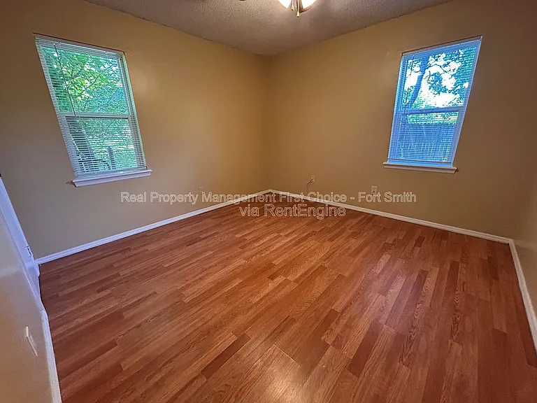3305 Grinnell Ave — Photo 18