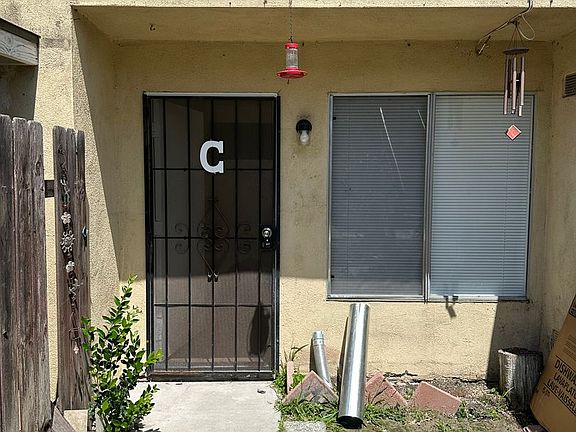 2nd image of 2534 E Park Ln #C