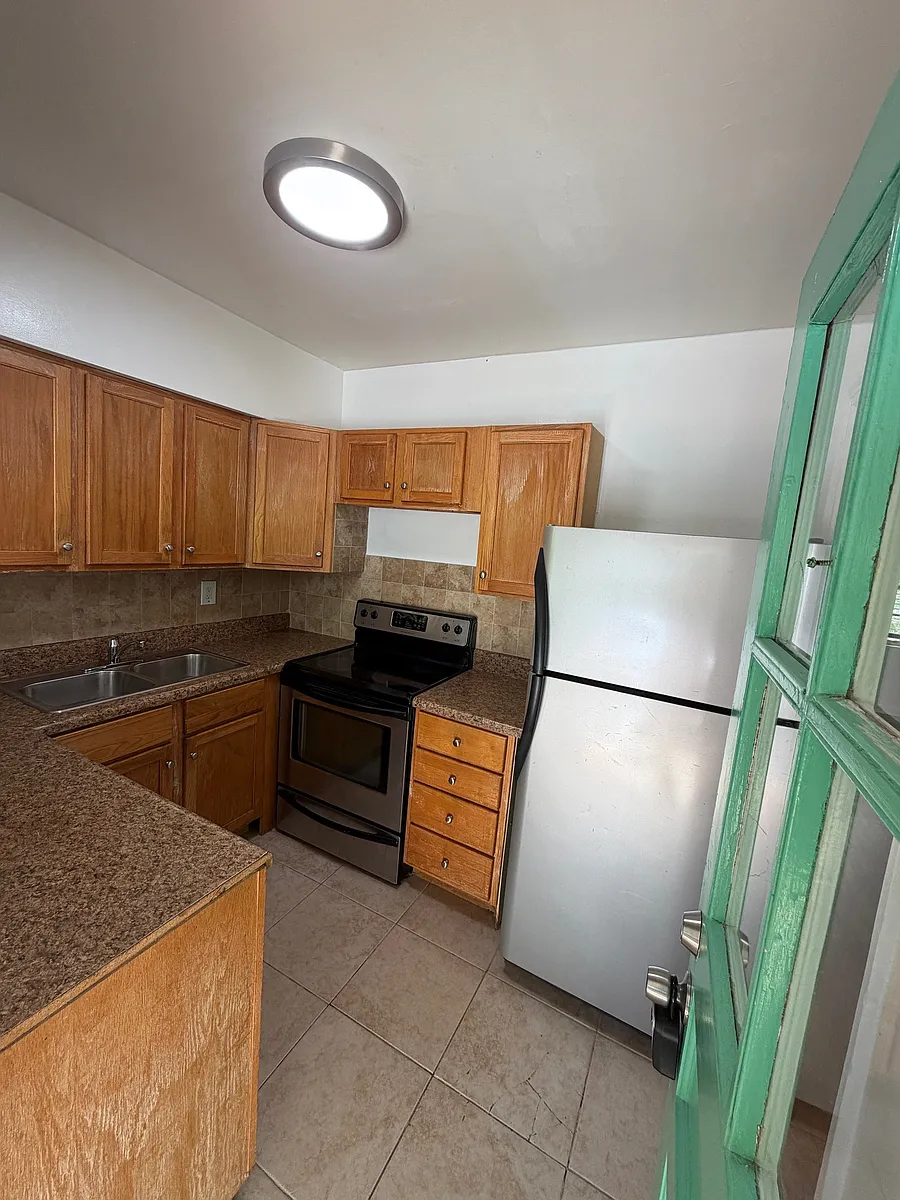 Building Photo - 223 S Palmway #5