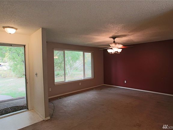 3rd image of 2710 Maple Hills Dr SE