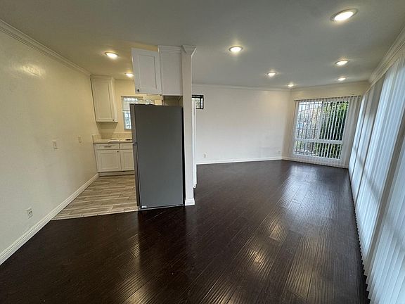 4th image of 1265 N St Andrews Pl APT 1