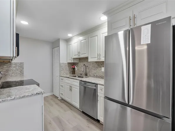 1052 Harwood #1052, Deerfield Beach, FL 33442