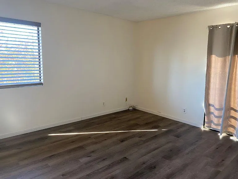 Three Gardens, 14133 Sylvan St. — Photo 7