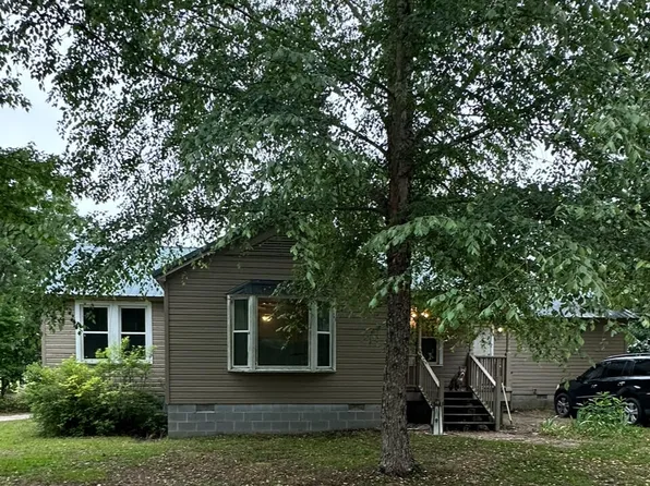 615 Browns Pond Rd, Wagener, SC 29164