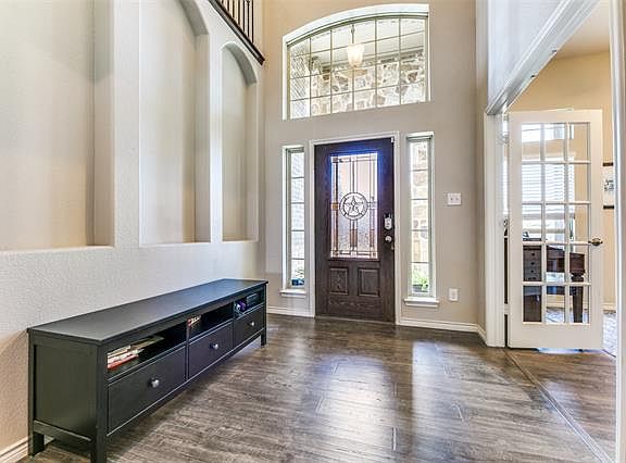 3rd image of 1001 Lake Summit Dr