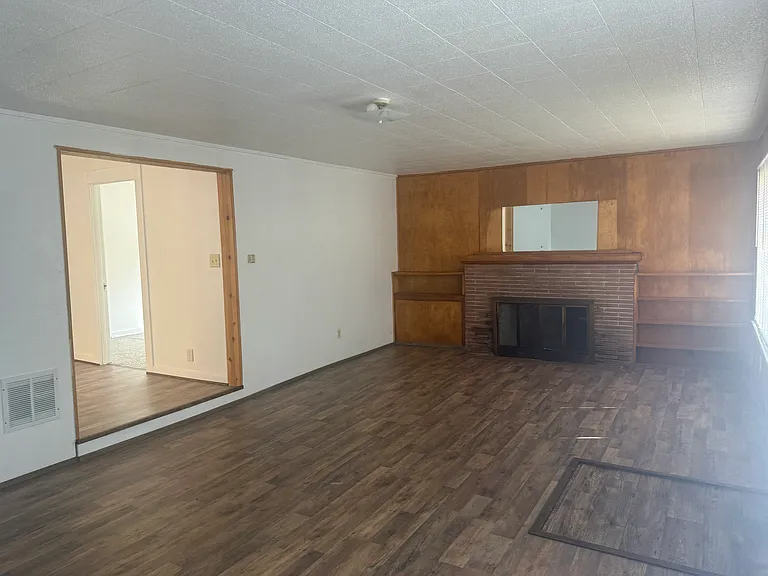 1026 SE Fullerton St — Photo 5