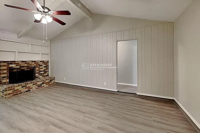 3 bed, 2.0 bath, 1682 sqft, $2,225 — Photo 4