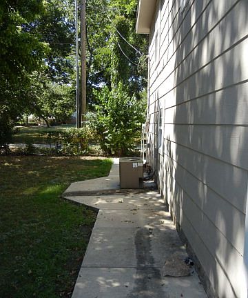 3rd image of 119 E 15th St