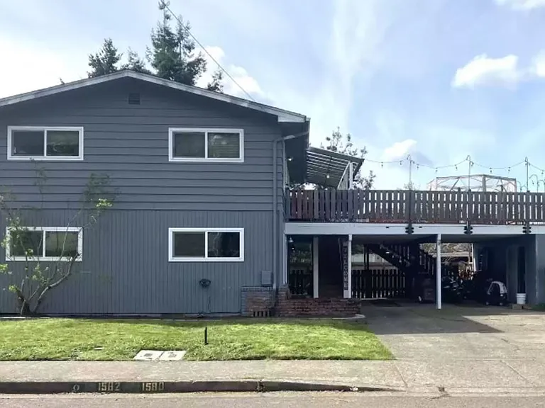 1582 Bogart Ln — Photo 1