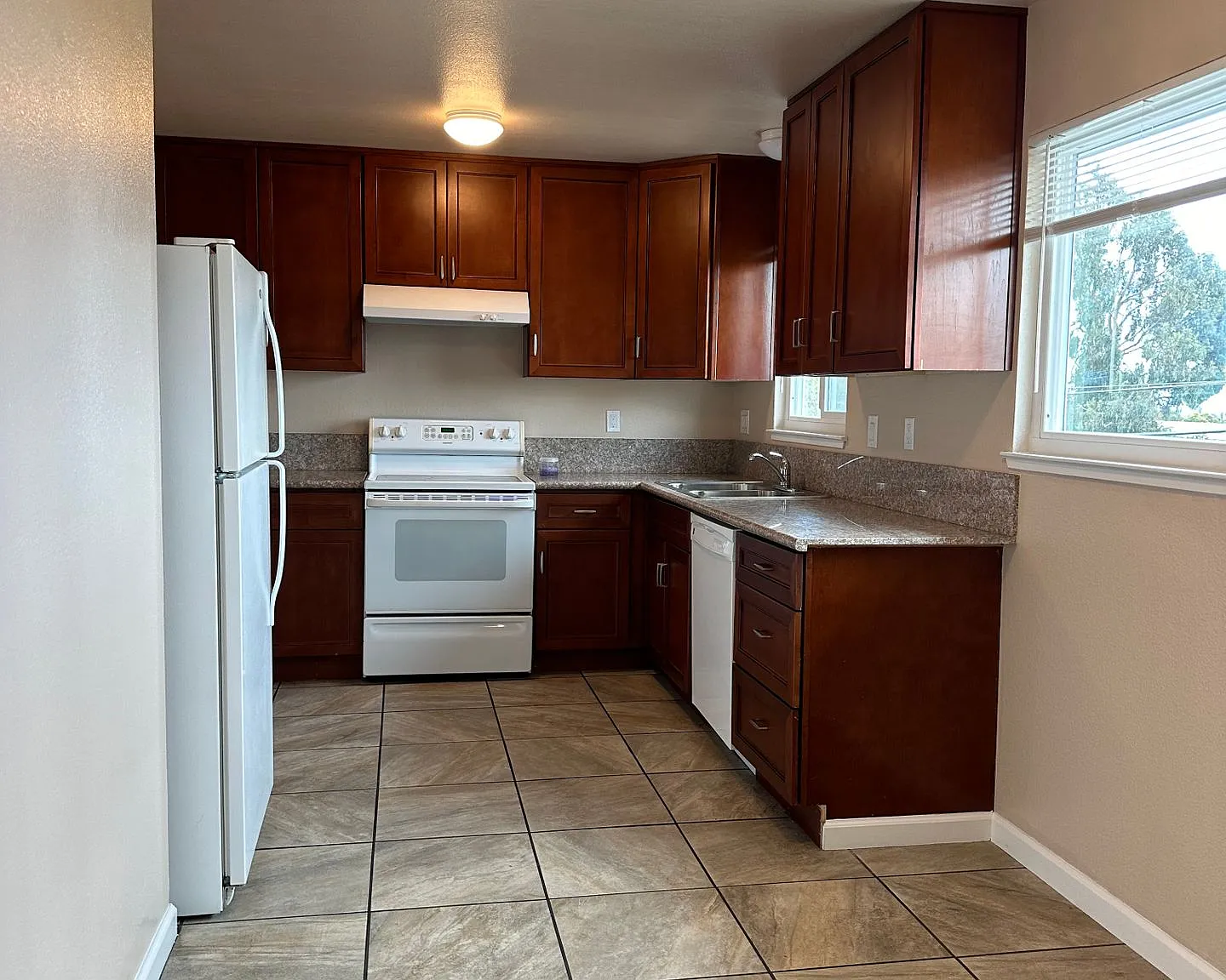 Amber Terrace — Photo 3