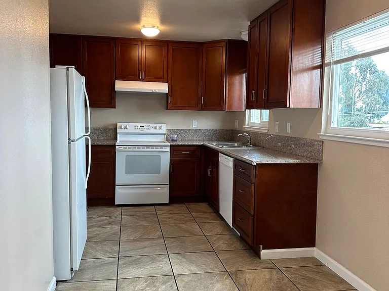 Amber Terrace — Photo 3