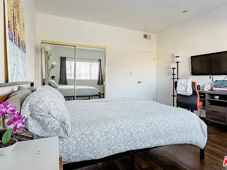 14245 Dickens St #1 — Photo 13