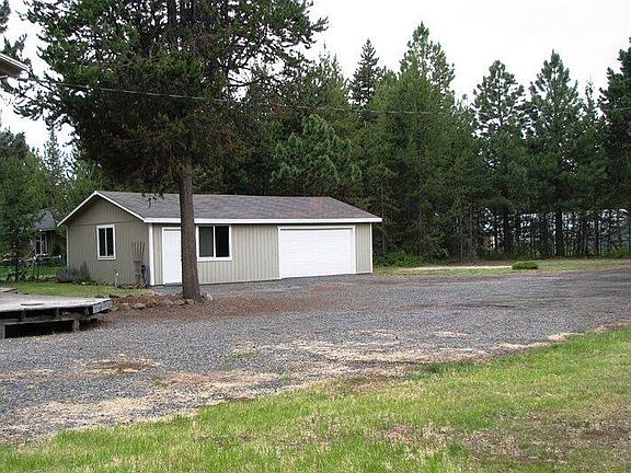 Large garage/shop combo with new double door.