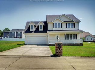 144 Prado Dr, Hurricane, WV 25526