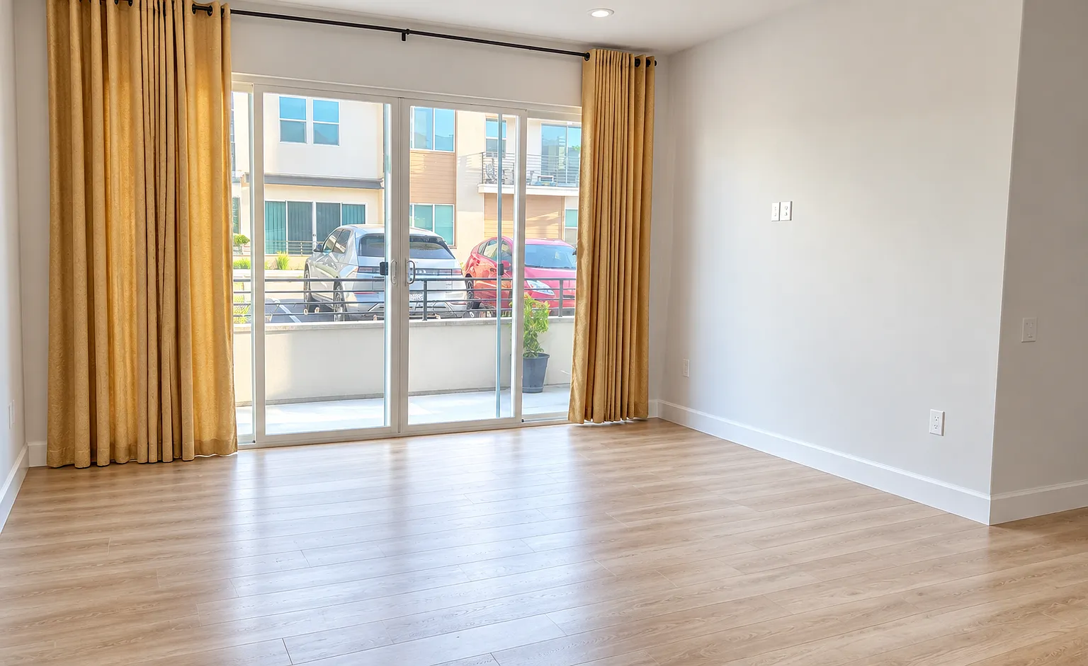 3 bed, 1632 sqft, $5,000 — Photo 2