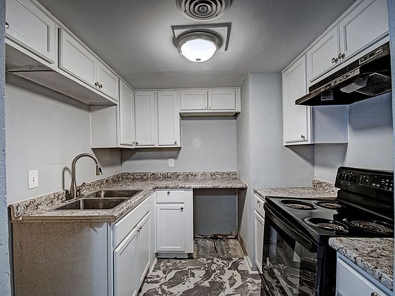 3rd image of 225 W McDowell Rd #E2
