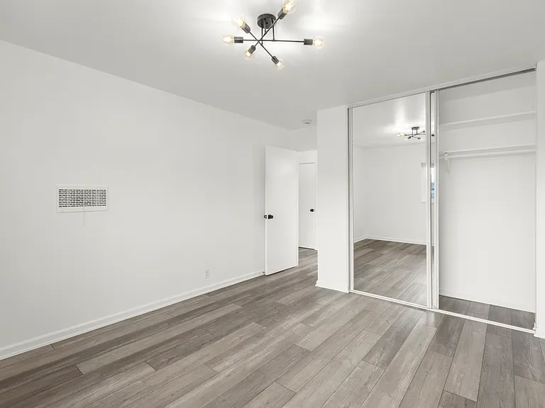 The Edgeworth Apartments — Photo 26