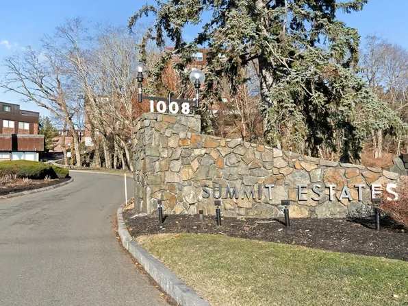 1008 Paradise Rd APT 1M, Swampscott, MA 01907