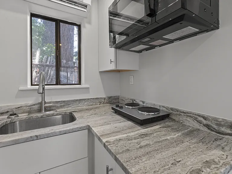 620 Sudderth Dr #5 — Photo 9