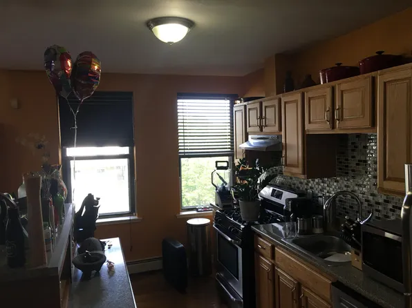 137 Intervale St Floor 3, Dorchester, MA 02121