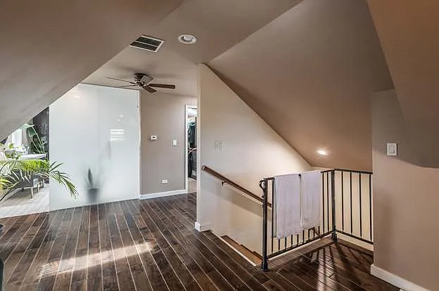 1734 N Rockwell St #2 — Photo 8