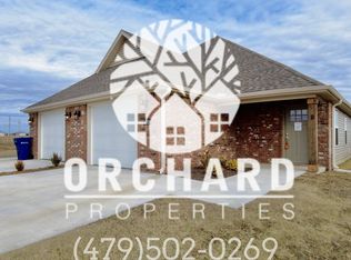 2005 E Brookview Drive, Siloam Springs, AR 72761