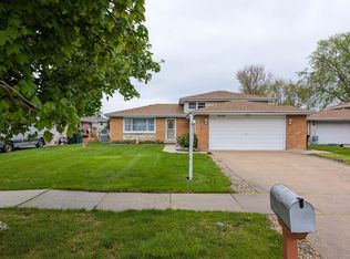 7906 W 81st Pl, Bridgeview, IL 60455