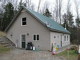 3 BR w/Barn