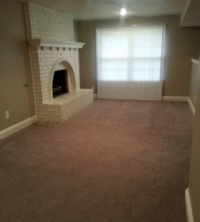 Fireplace (downstairs)