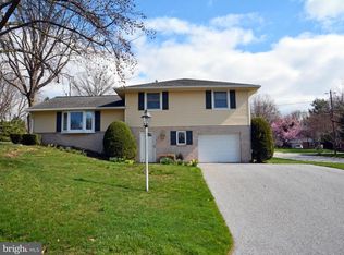 937 Darby Ln, Lancaster, PA 17601