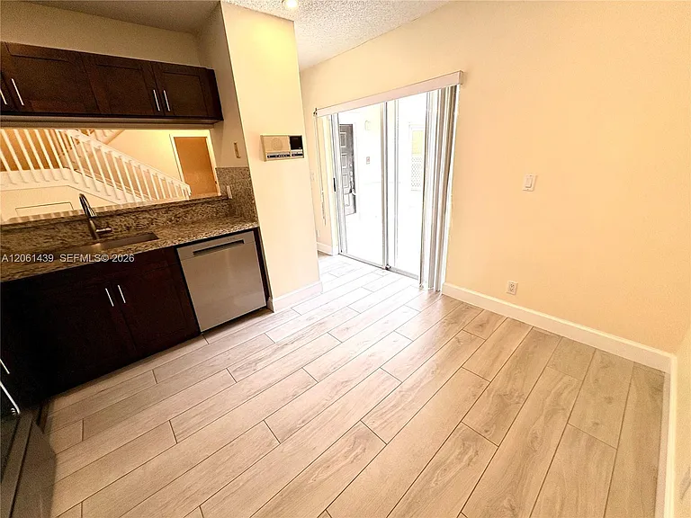11196 Longboat Dr — Photo 9