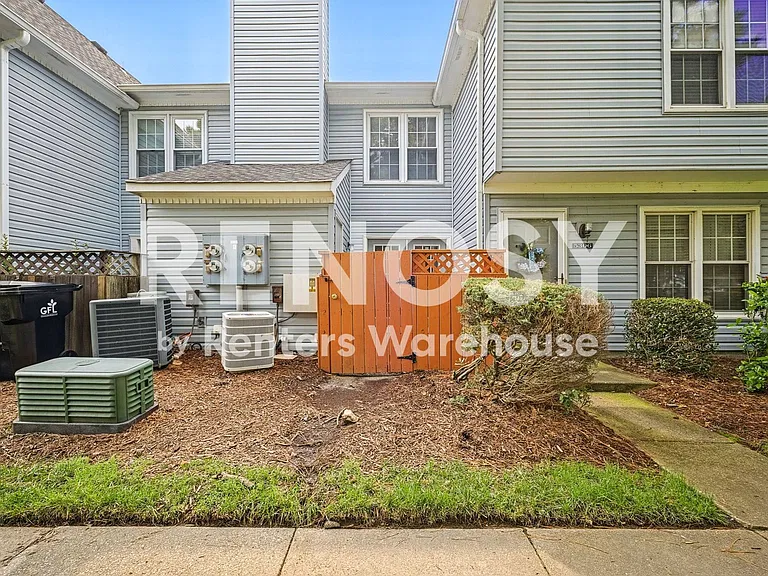 5310 Lake Victoria Arch — Photo 23
