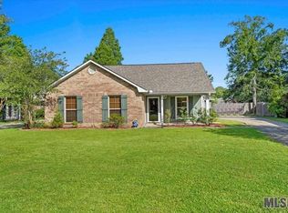 15207 Woodlore Dr, Baton Rouge, LA 70816